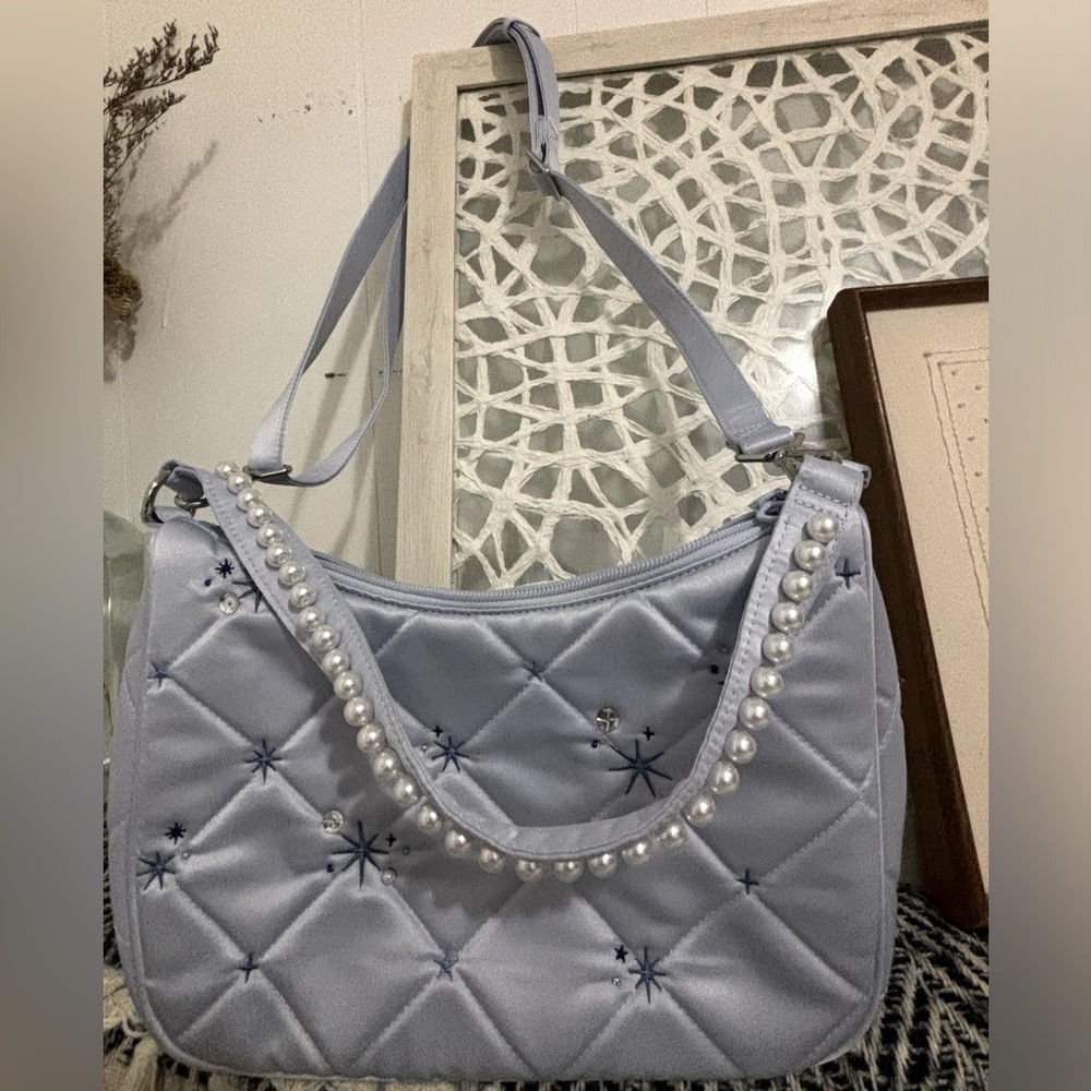 2 in 1 Cinderella X Vera Bradley Frannie Crossbody Bag Pearl Strap - Picture 7 of 13